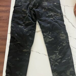 Men's Multicam Black Cargo Camo Pants